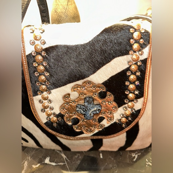 Kurtman Zebra HOH and black leather tote - Picture 3 of 6